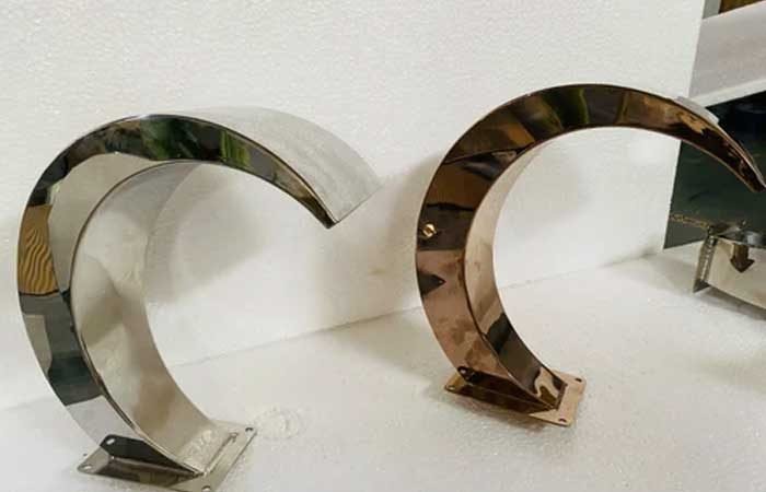 Swimming-Pool-Fountain